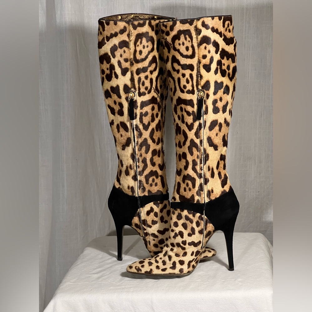 Roberto Cavalli Leopard Print Pony hair
Heeled Boots